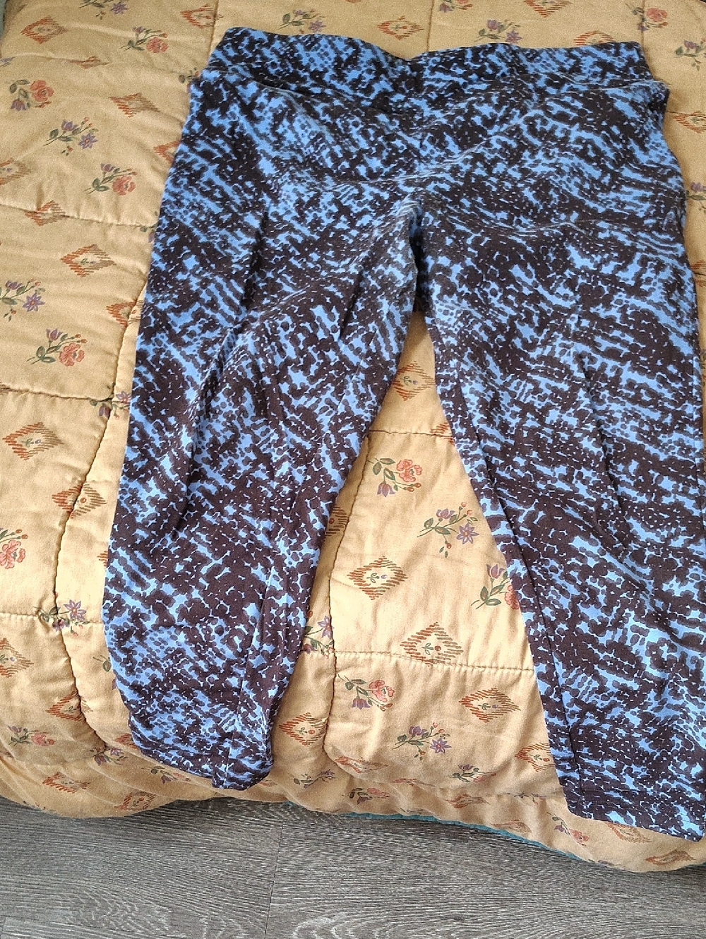 Terra & Sky Blue and Brown Abstract Print Leggings